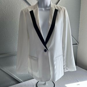 Women’s Forever 21 Black and Cream Tuxedo Blazer Jacket size Medium